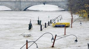 Italia registra inundaciones en el norte y está en alerta por la crecida del Po