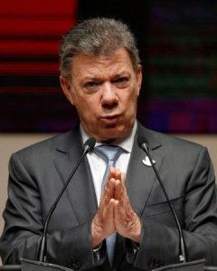 Presidente de Colombia dice que no tiene tumores cancerígenos