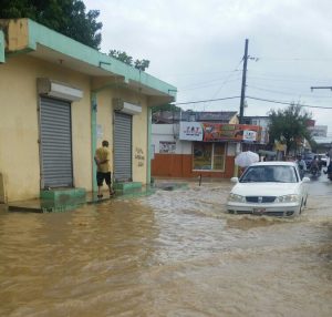 Suben a 33 las localidades incomunicadas por lluvias; aumentan alertas