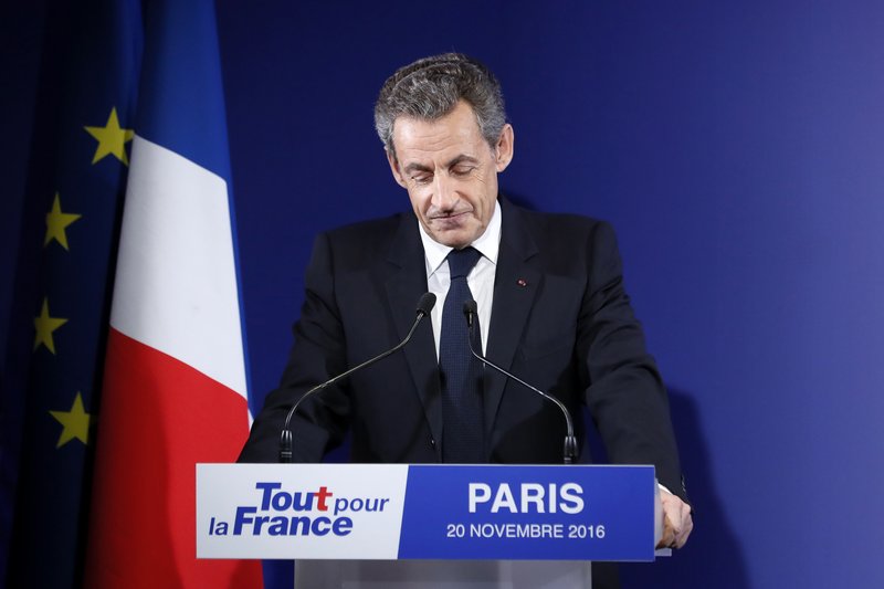 Francia: Sarkozy reconoce derrota en elección primaria