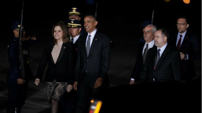 Obama llega a Perú para participar en su última cumbre del APEC