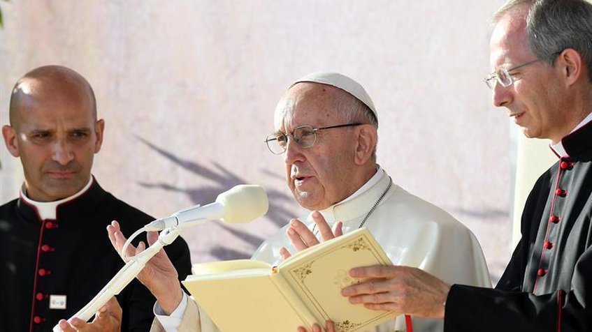 Papa pide perdón en nombre de católicos que miran a otro lado cuando ven pobres