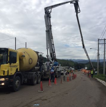 Obras Públicas trabaja en reparación de puente en Puerto Plata