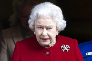 La reina Isabel invitará a Trump para una visita de Estado