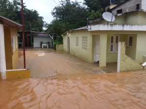 Samaná de nuevo en aprietos por inundaciones; varias zonas incomunicadas