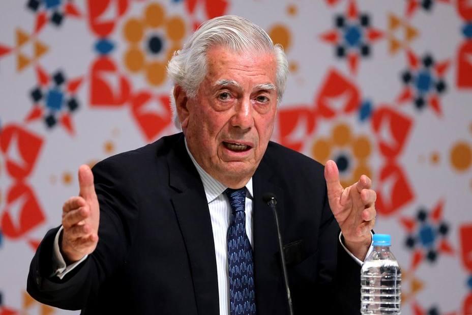 Vargas Llosa: "Me toca apagar la luz y cerrar la puerta"