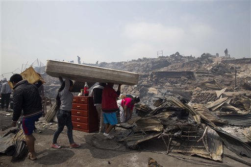 Perú: incendio destruye la única comunidad indígena de Lima