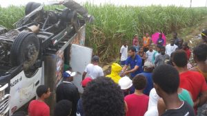 Al menos dos muertos y 17 heridos por accidente en carretera Consuelo-Hato Mayor