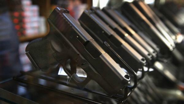 Venta de armas en EE.UU. alcanza una nueva cifra récord en un "viernes negro"