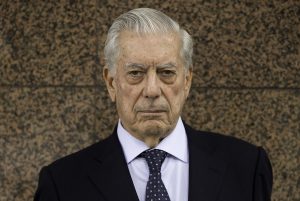 Vargas Llosa espera una transición 