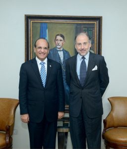 Embajador de España visita a presidente JCE  