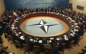 La OTAN pide mantener sanciones a Rusia por su significativo papel en Ucrania