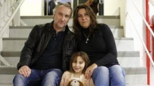 Padres de niña enferma en España se gastaron 600.000 dólares 