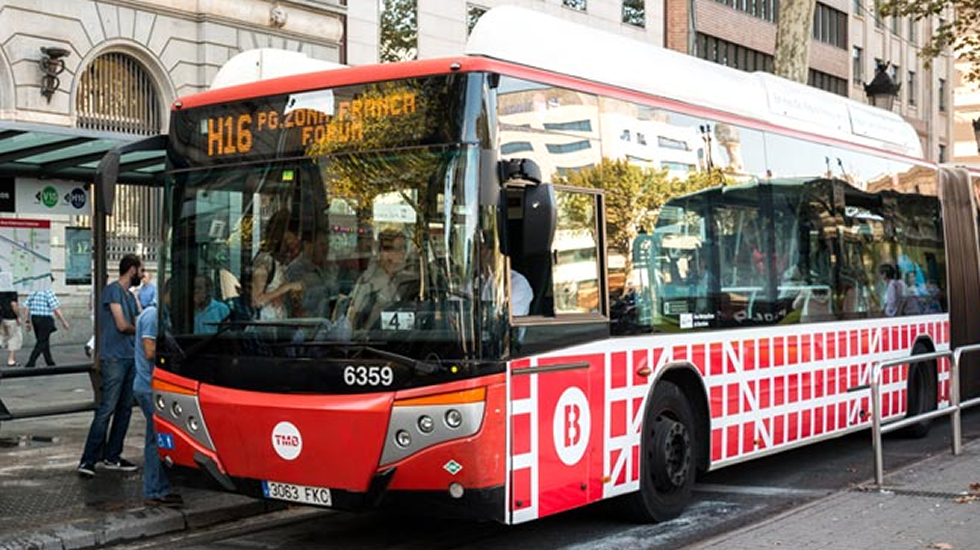 Barcelona ofrecerá transporte público gratis a cambio del coche contaminante