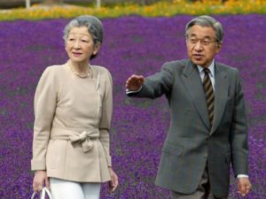 La emperatriz Michiko de Japón sufre bronquitis aguda