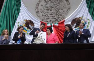 Iglesia mexicana critica bono navideño de entre 200.000 y 500.000 pesos que recibirán funcionarios