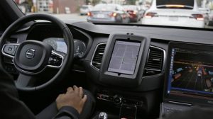 California ordena a Uber que detenga los coches sin conductor