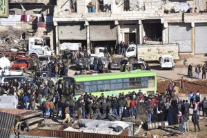 Suspendida la evacuación de personas del este de Alepo tras varias explosiones