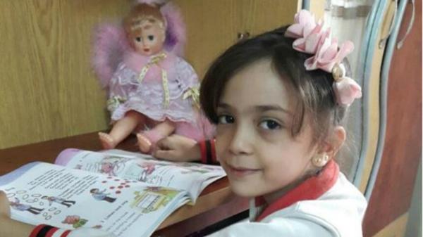 "Mis muñecas murieron en el bombardeo": el angustioso mensaje de la niña siria que tuitea desde Alepo