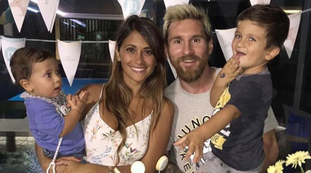 Messi llega a Argentina para pasar las fiestas con su familia