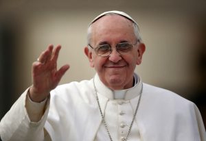 El papa Francisco llamó a un programa de TV para saludar por la Navidad