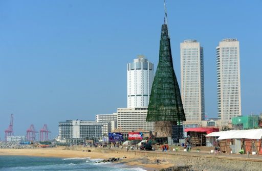 Sri Lanka afirma que ha construido el árbol de Navidad más alto del mundo