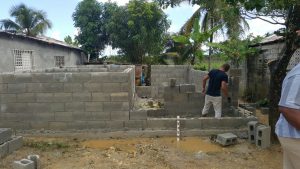 INVI continúa construcción de casas afectadas por lluvias en María T. Sánchez