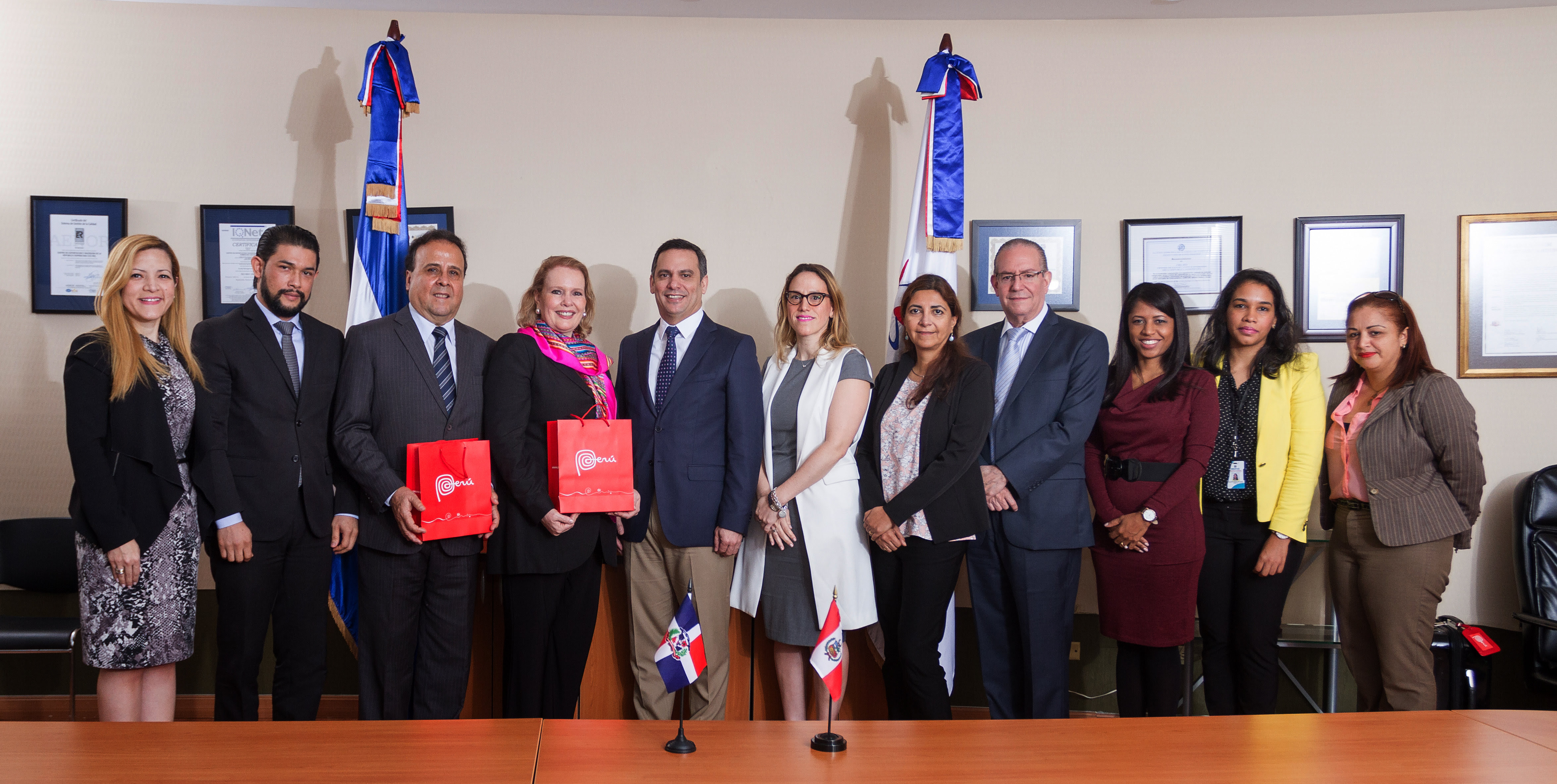 CEI-RD y Embajada de Perú reciben a especialistas de Promperú