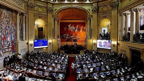 El Congreso de Colombia aprueba la ley de amnistía para las FARC