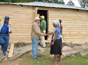 Gobierno inicia construcción de 300 casas a través del INVI en Padre Las Casas de Azua  