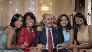 Presidente Medina llama a familias a renovar deseos de paz y solidaridad en Navidad 
