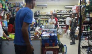 Asaltan supermercado en Cotuí; sustraen dinero en efectivo y bebidas 