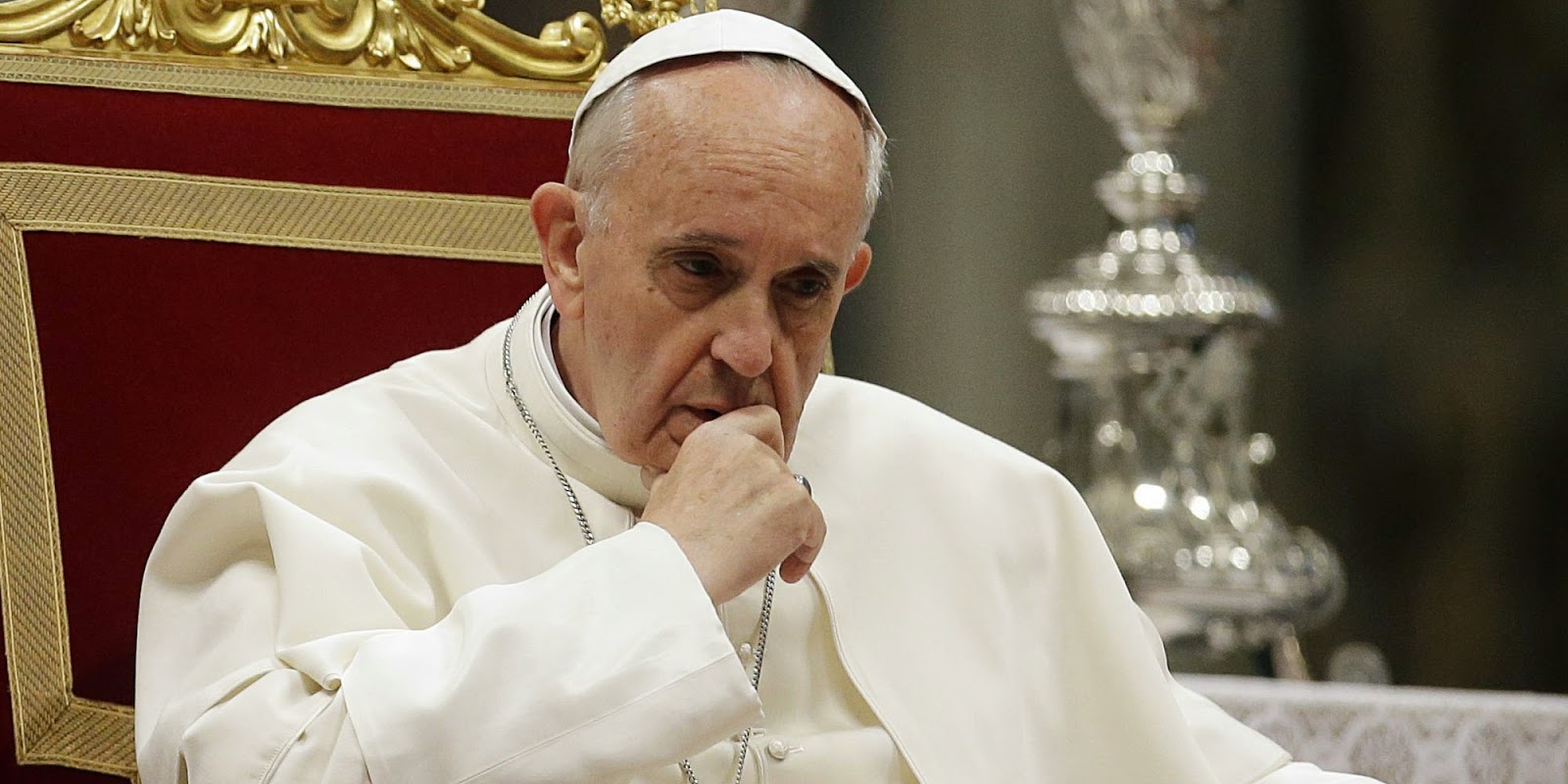 Papa Francisco rinde tributo a cristianos perseguidos por Estado Islámico en Irak
