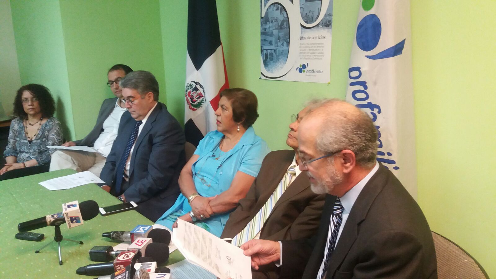 Organizaciones piden a presidente Medina vetar ley que penaliza el aborto