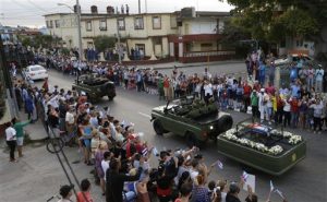 Caravana con restos de Castro avanza en el oriente de Cuba