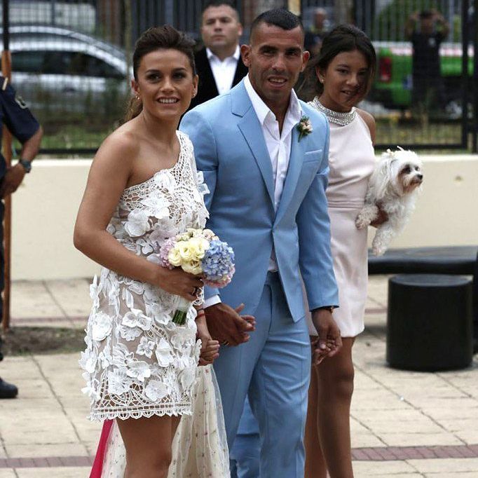 Roban casa de futbolista Carlos Tevez mientras se casaba