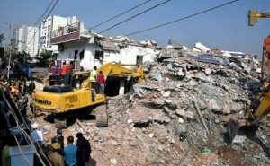 Nueve fallecidos en el derrumbe de un edificio en India
