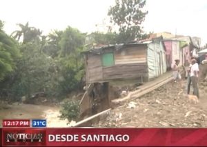 Siguen derrumbes y desplazados en sectores de Santiago por lluvias