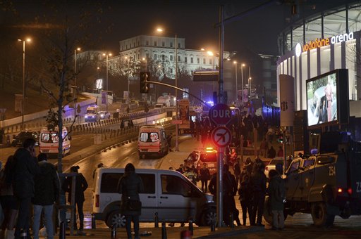 Cientos de detenidos tras sangriento atentado en Turquía