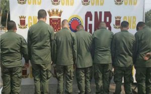 Fiscalía de Venezuela encarcela a 10 militares por masacre