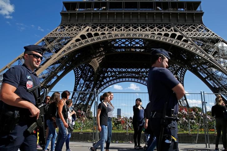 La Torre Eiffel vuelve a abrir tras cinco días de huelga