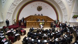 El máximo tribunal venezolano declaró que el Parlamento sigue en desacato