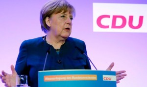 Merkel apuesta por cooperación con Trump en lugar de proteccionismo