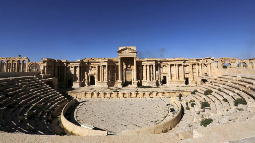 Las autoridades sirias aseguran que el ISIS ha destruido parte del teatro de Palmira