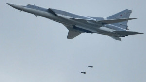 Seis bombarderos rusos atacan varios depósitos de armas del Estado Islámico en Siria