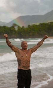 Vin Diesel se estrena en Twitter y lo celebra con sexy foto