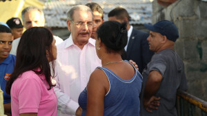 Danilo Medina supervisa avances saneamiento cañadas Las Cañitas y Enriquillo