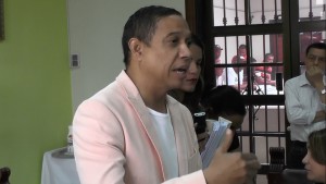 SFM: alcalde Alex Díaz justifica aumento de su salario y el de regidores