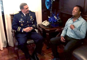 Comandante General FAD recibe visita de Pedro Martínez