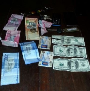 Apresan dos adultos mayores por presunta estafa a comerciantes con dólares falsos en El Seibo